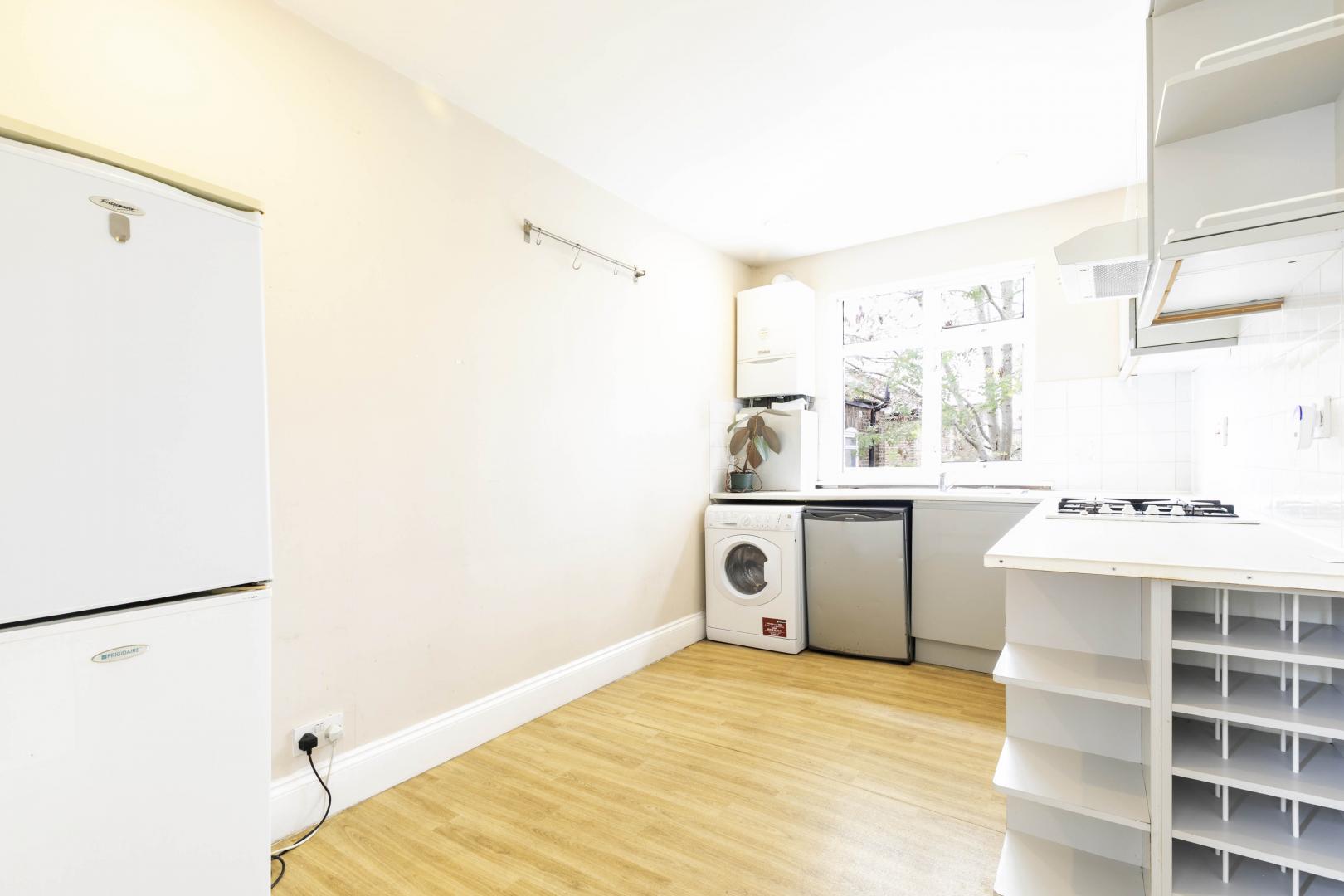 Modern and Central Apartment Belton Road, Willesden Green